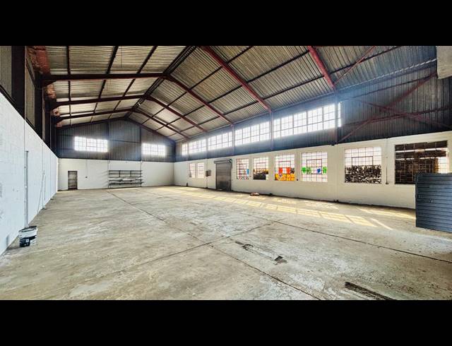350M² WAREHOUSE TO LET IN ROODEPOORT CENTRAL